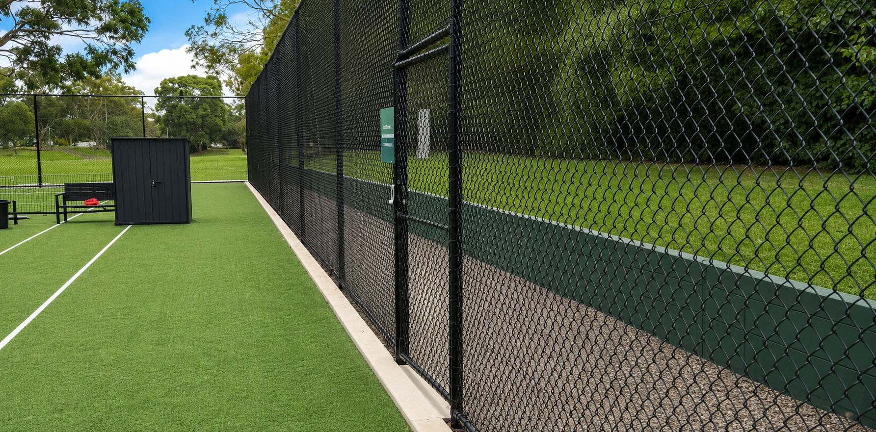 Black chain mesh security fencing